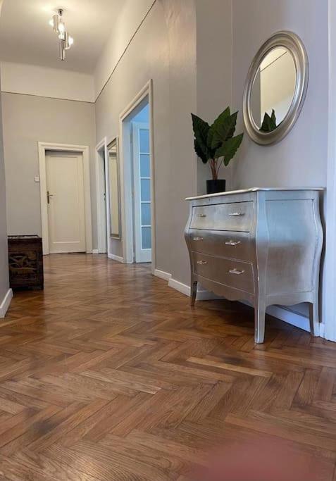 Florianska Grand Apartment 2 Krakau Buitenkant foto